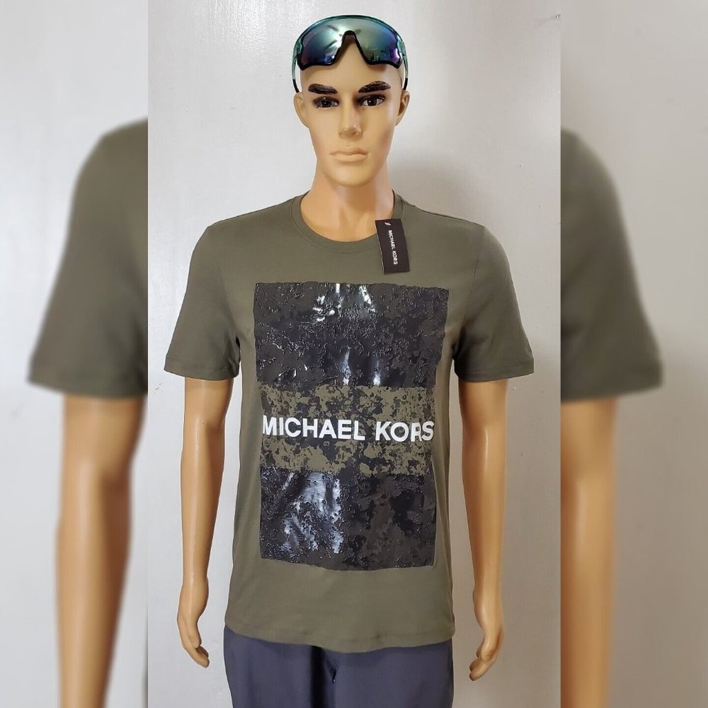 NWT MICHAEL KORS SHORT SLEEVE TSHIRT MEN'S SQUARE SZ L CAMO 3D LOGO PRINT GREEN